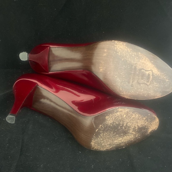 Stuart Weitzman Dark Red Patent Leather Heels (8N) - Picture 8 of 8